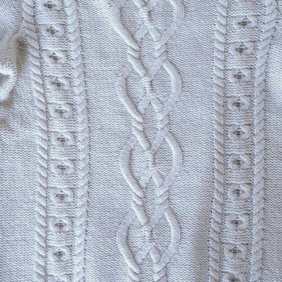 Gap cream knit sweater. Size small - Picture 3 of 6
